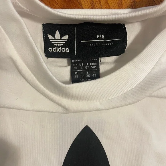 New ADIDAS HER Studio London T-Shirt Top Size Small Hard to Find Discontinued - Picture 7 of 12